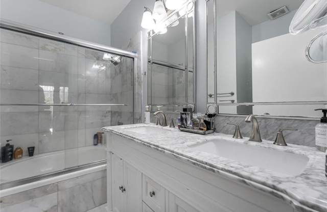 1082 Southwest 42nd Terrace