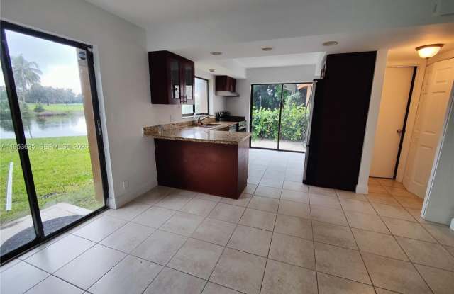 181 Wimbledon Lake Dr