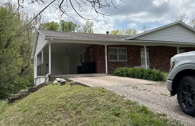 422 East Mill Street - A