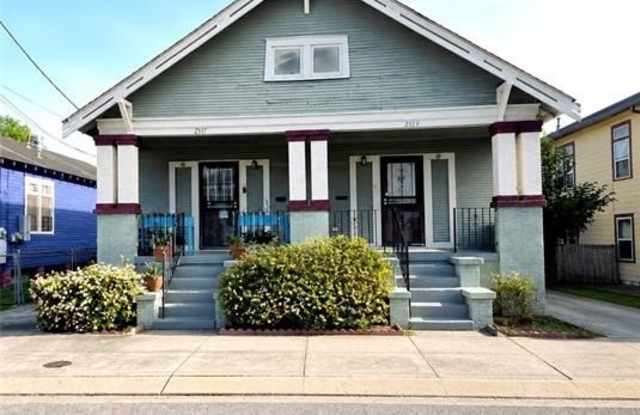 2519 N DERBIGNY Street