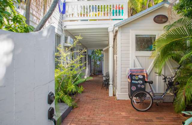 Furnished 1 Bedroom in Old Town