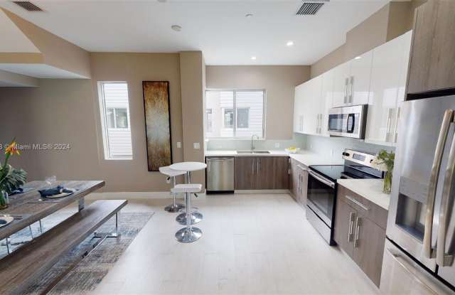 632 NE 12th Avenue 632, Fort Lauderdale, FL 33304