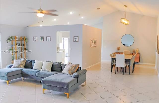 6043 Sunberry Circle