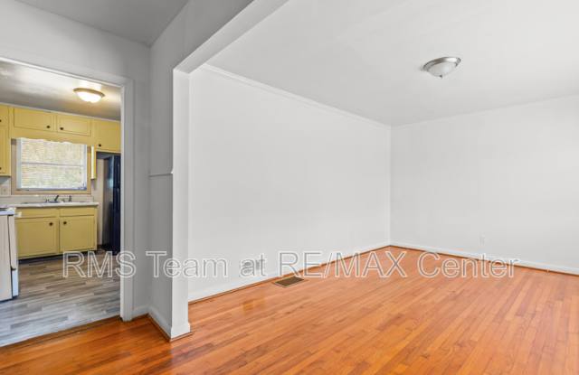 4010 Emerald Lake Dr