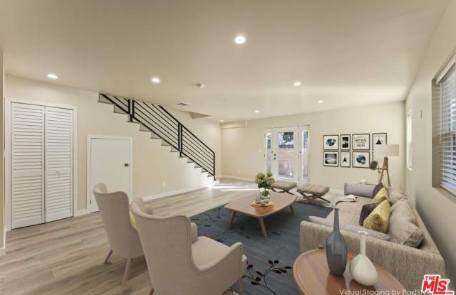 Photo of 5741 Simpson Ave