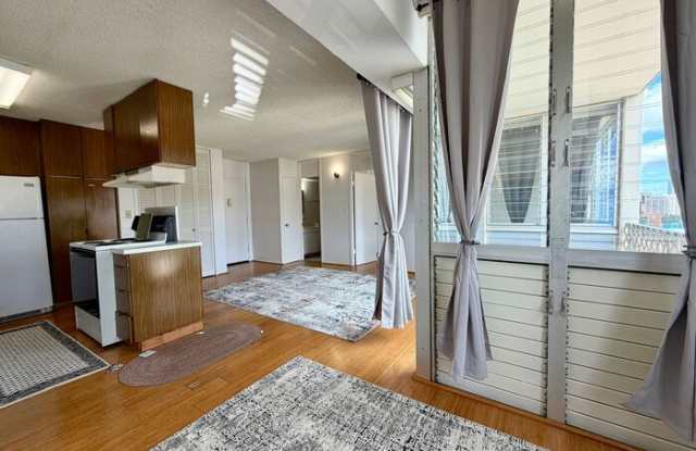 818 South King Street