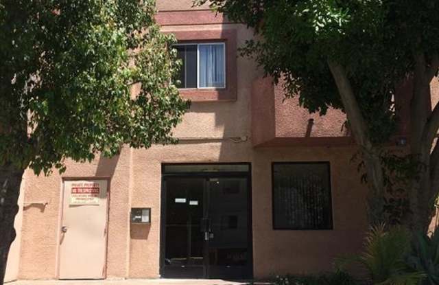 810 S Fedora St