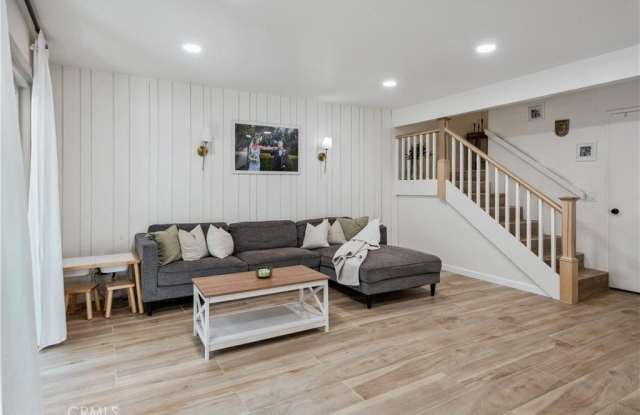 372 S Miraleste Drive