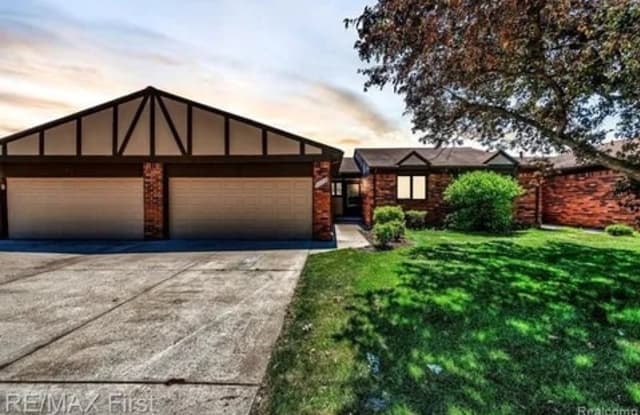 4772 North Grand Oaks Drive - 4772 North Grand Oaks Drive, Warren, MI 48092