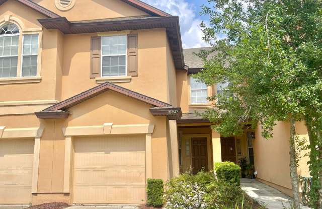 Photo of BEAUTIFUL 3/2.5 Hillcrest Townhome with over 1700 sq ft of living space and tons of upgrades.