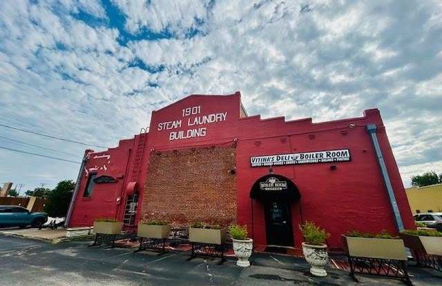 Photo of 402 W Lamar Street