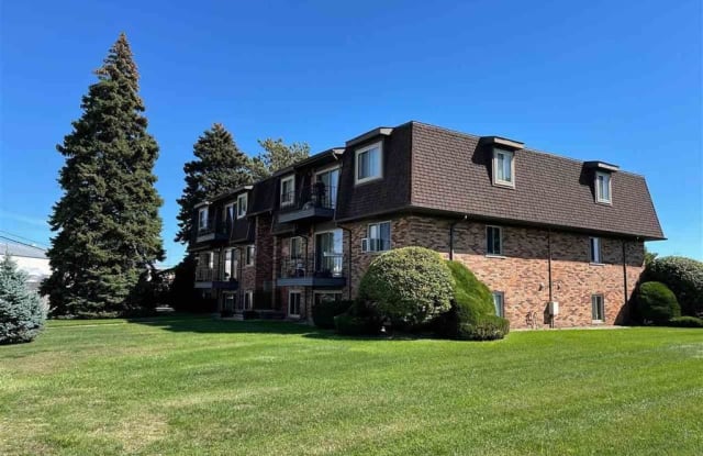 435 Riviera Dr Unit 33 - 435 Riviera Drive, St. Clair Shores, MI 48080