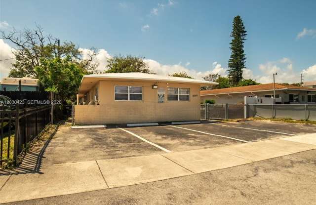 15940 NE 19th Ct