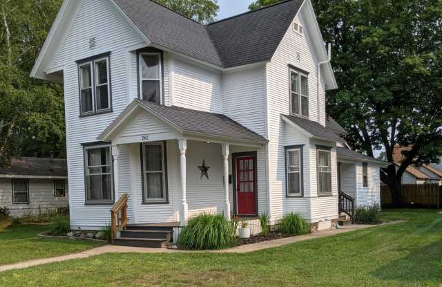 262 W 11th St