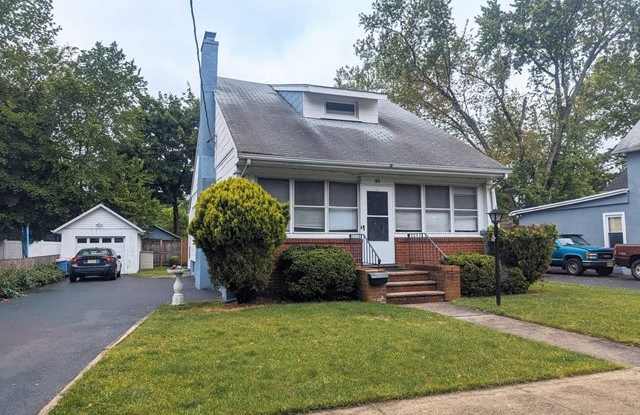 37 Hawthorne Avenue