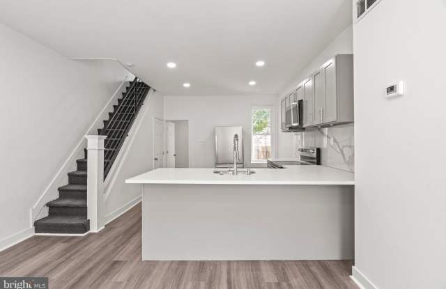 1334 N HOLLYWOOD STREET