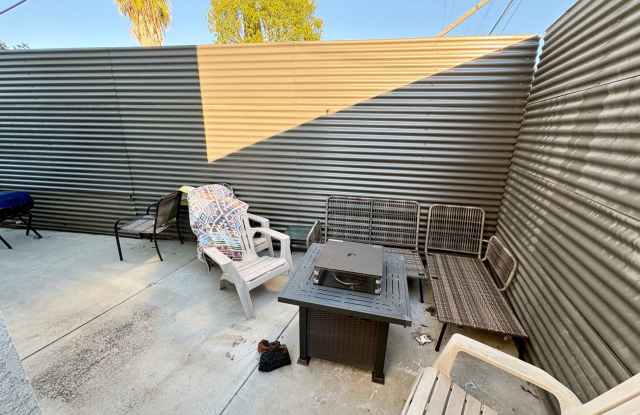 10 minute walk to SDSU!