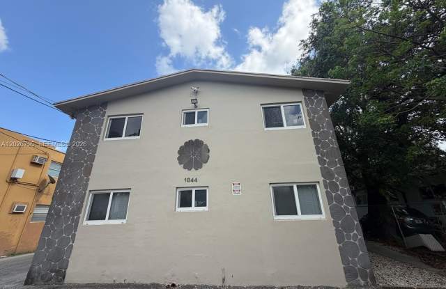 1844 NW 19th St