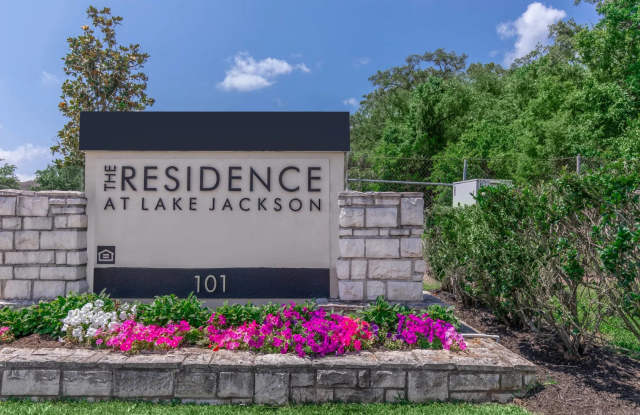 Photo of Residence at Lake Jackson