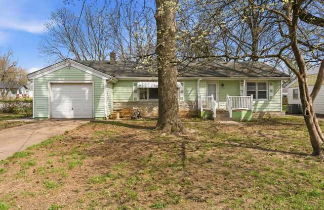 3 bedroom 1 bath 1 car garage- newly renovated!