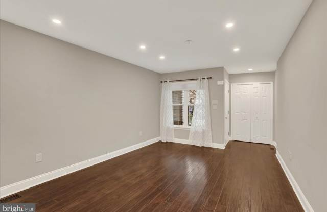 102 JULIAN Drive E unit: E