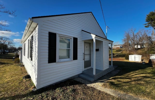 1021 Preston Street - 1021 Preston Street, Radford, VA 24141