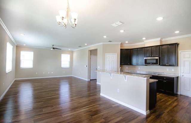 5600 NW Pine Trail Circle