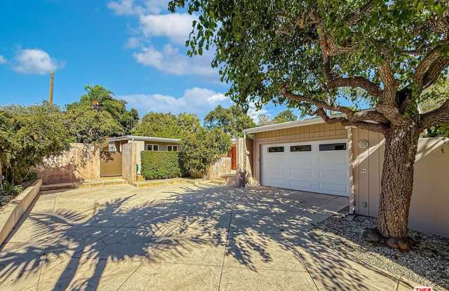 Photo of 2123 Sycamore Canyon Rd