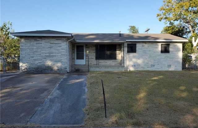 Photo of 907 Leonhard Street