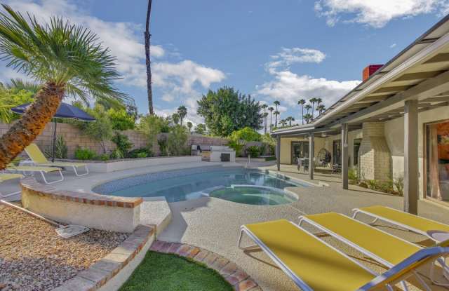 1223 E Del Mar Way