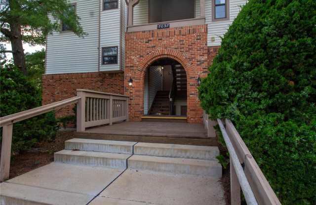 7037 Green Tee Court
