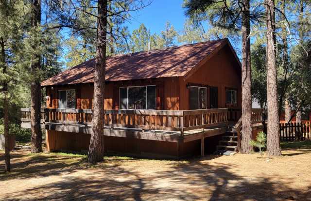 2-Bedroom, 1.5-Bath Mountain Hideaway - 1700 Freeman Drive, Pine Mountain Club, CA 93225