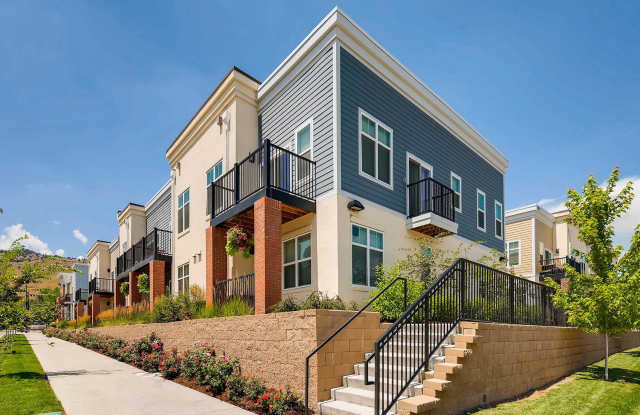 Violet on Broadway Apartment Homes