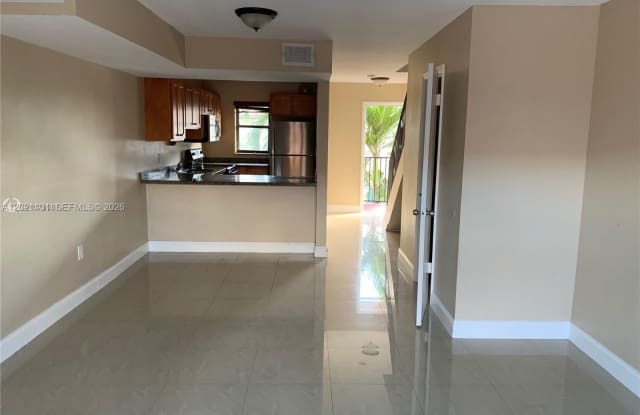 2313 W 60th St