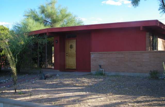 Modern 3BR/2BA Tucson Rental Home in 85710 with Carpet-Free Flooring