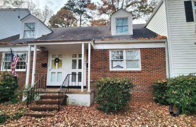 Photo of 1041 Saint Marys Street