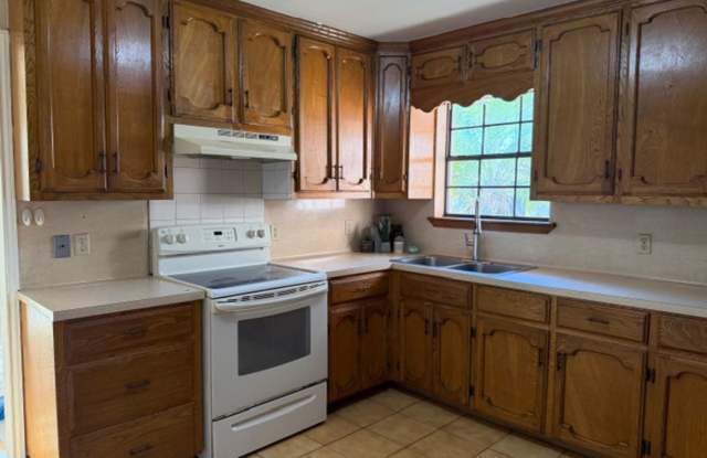 1305 James Circle TWO WEEKS FREE!!!!!