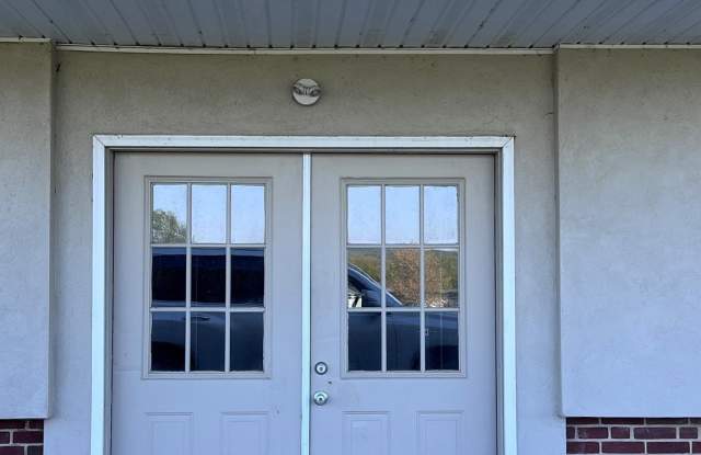 501 GRABER Alley unit: 2-1