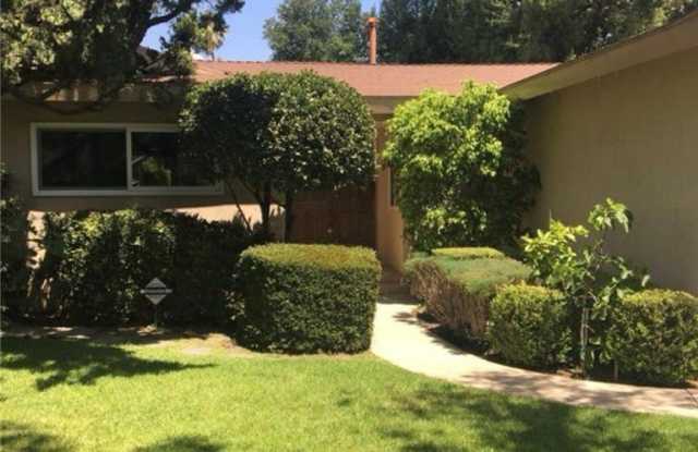 15537 La Maida Street