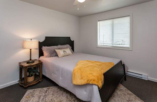 Photo of 3 Bedroom, Single-story Townhomes for rent in Des Moines IA