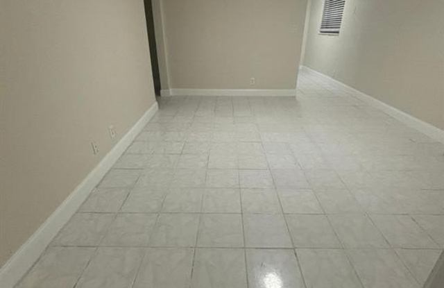 Photo of 7371 NW 37th St