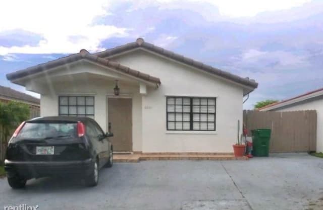 8821 nw 112 st - 8821 NW 112th St, Hialeah Gardens, FL 33018