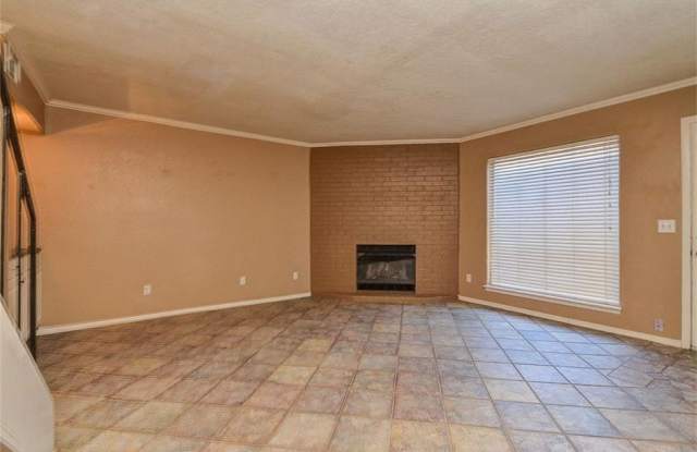 Newly Renovated Spacious Town home!! - 1334 Eastgate Drive, Norman, OK 73071