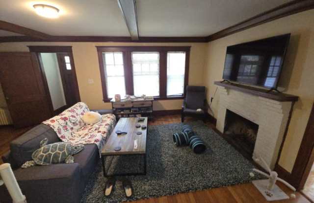 Photo of 281 Lowell Ave.