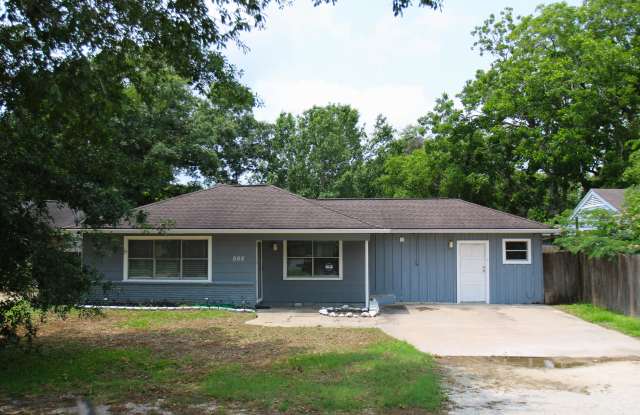 508 Farrer Street - 508 Farrer Street, Angleton, TX 77515