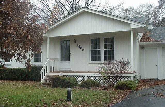 1400 APPLE ORCHARD Lane