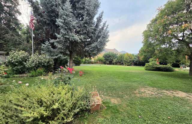 A Hidden Retreat with a Truly Magical Backyard!