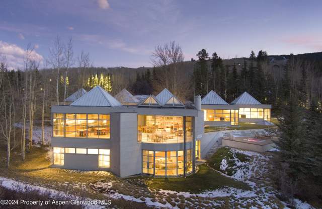 Photo of 821 Cluny Road