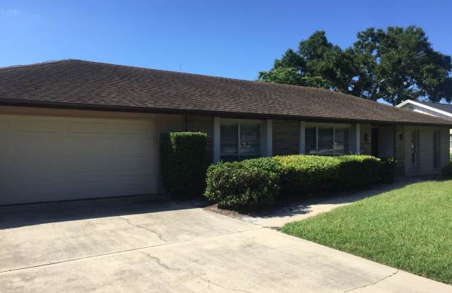 7642 Orange Tree Ln