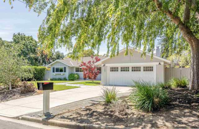747 Hamilton Dr